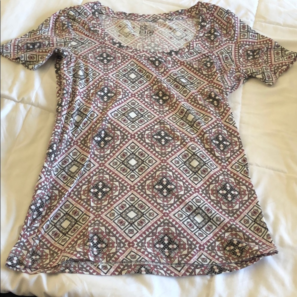 Patterned tee